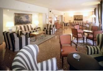 Hotel Tres Torres lounge