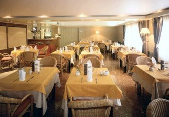Hotel Tres Torres restaurant