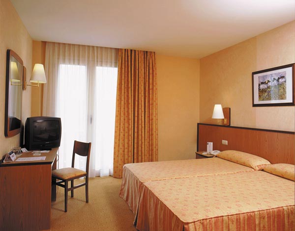 Hotel Covadonga bedroom