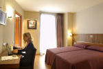 Hotel Evenia Rocafort bedroom