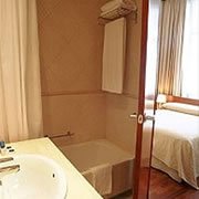 Hotel Citypark Pelayo bathroom